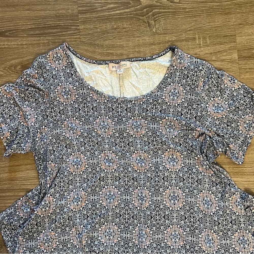 philosophy Women's Size 2X Blue Floral Short Sleeve Tunic Top - Picture 9 of 9